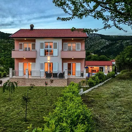 Holiday home Lovely In Prolozac Donji