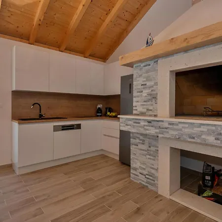 Holiday home Lovely In Prolozac Donji *