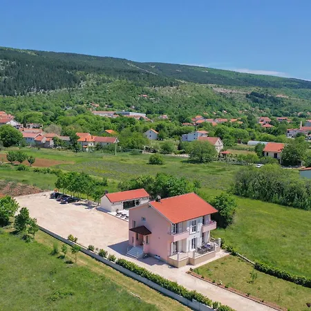 Holiday home Lovely In Prolozac Donji Donji Prolozac
