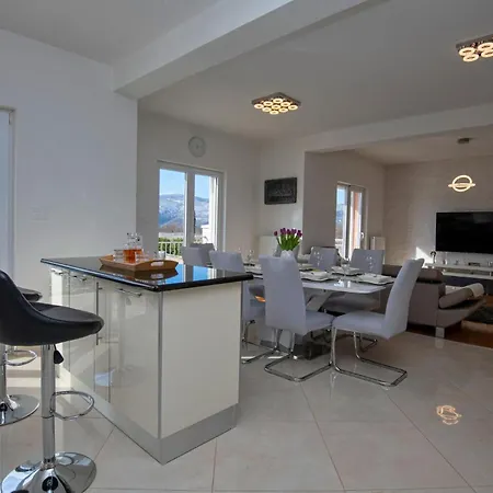 Lovely In Prolozac Donji Holiday home *