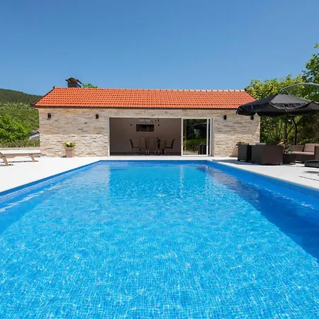 Lovely In Prolozac Donji Holiday home Donji Prolozac